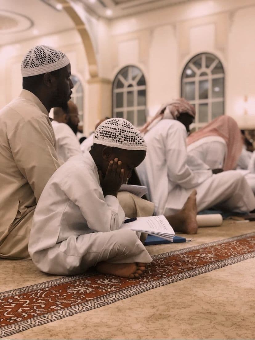 العودة إلى المدرسة: توزيع الحقائب على 100 طالب